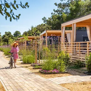 Vakantiepark Mobile Homes Lopari